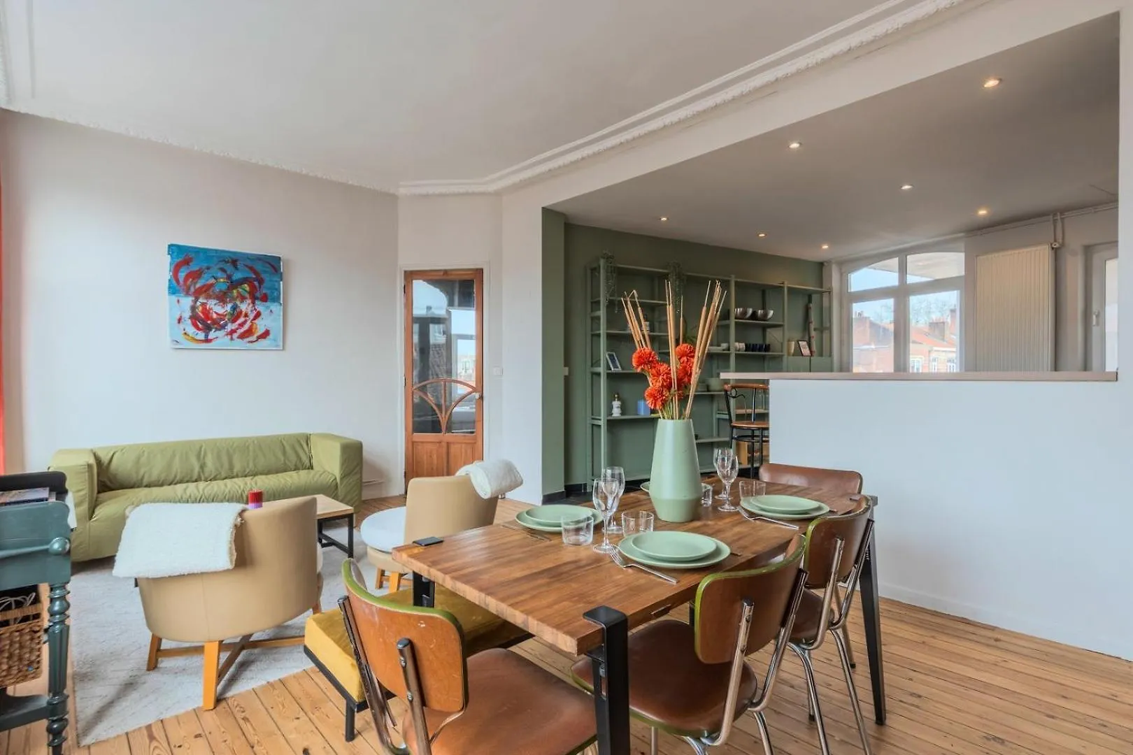 2 Bedroom Apartment With Terrace, Near Lille 0*,  França